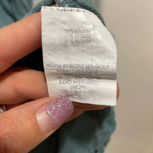 O’NEIL woman’s light green button up light weight top - Picture 8 of 9